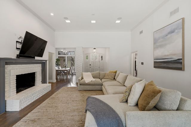 8710 Sanshire Avenue, Dallas, TX 75231