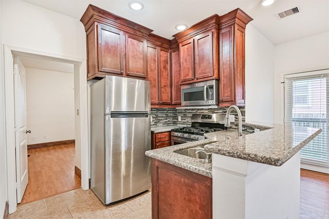 1209 11th Street, Galveston, TX 77550