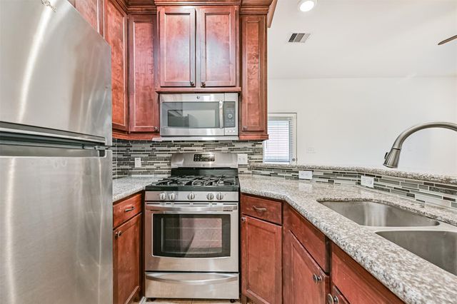 1209 11th Street, Galveston, TX 77550