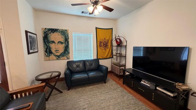 1209 11th Street, Galveston, TX 77550