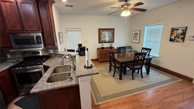 1209 11th Street, Galveston, TX 77550