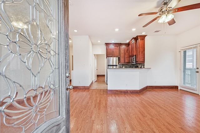 1209 11th Street, Galveston, TX 77550