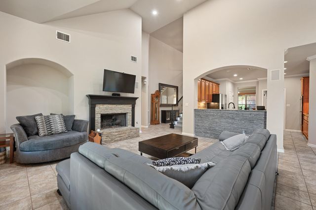22140 Rose Grass LN, Spicewood, TX 78669