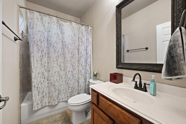 22140 Rose Grass LN, Spicewood, TX 78669