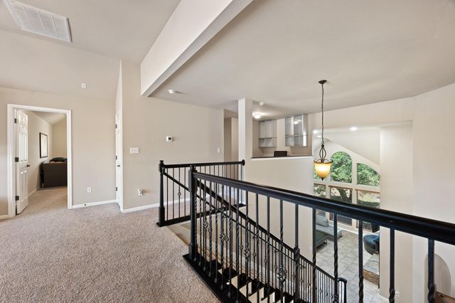 22140 Rose Grass LN, Spicewood, TX 78669