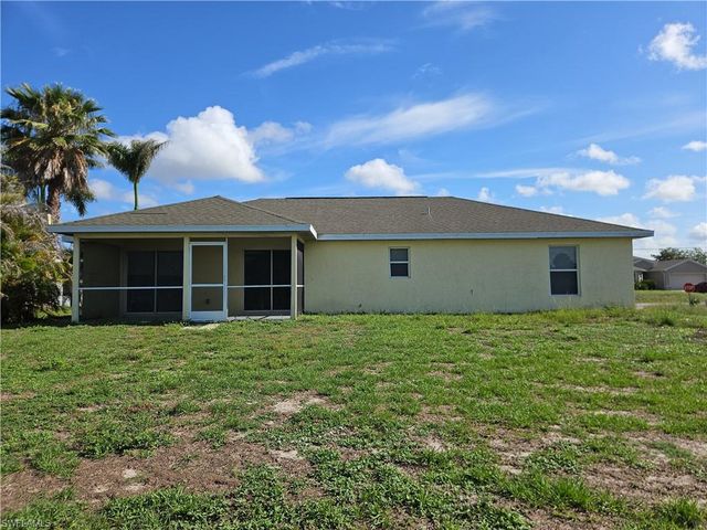 4021 28th ST SW, Lehigh Acres, FL 33976