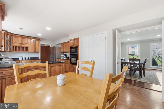 12005 MEADOWVILLE CT, Herndon, VA 20170