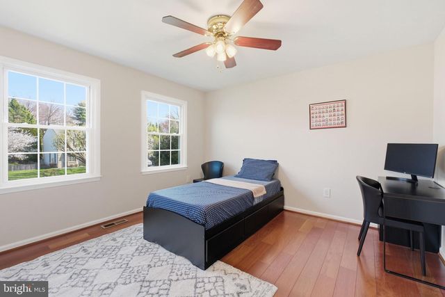 12005 MEADOWVILLE CT, Herndon, VA 20170