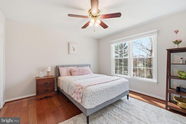 12005 MEADOWVILLE CT, Herndon, VA 20170