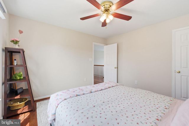 12005 MEADOWVILLE CT, Herndon, VA 20170