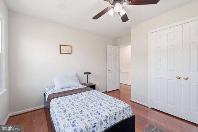 12005 MEADOWVILLE CT, Herndon, VA 20170