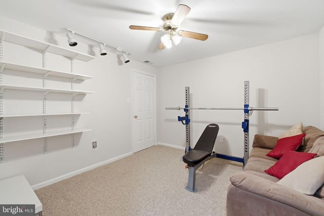 12005 MEADOWVILLE CT, Herndon, VA 20170