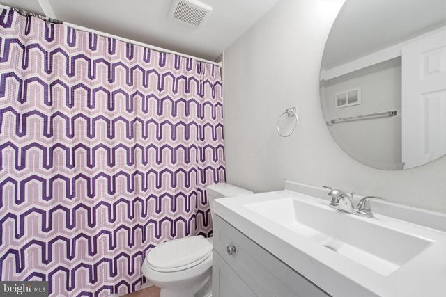 12005 MEADOWVILLE CT, Herndon, VA 20170