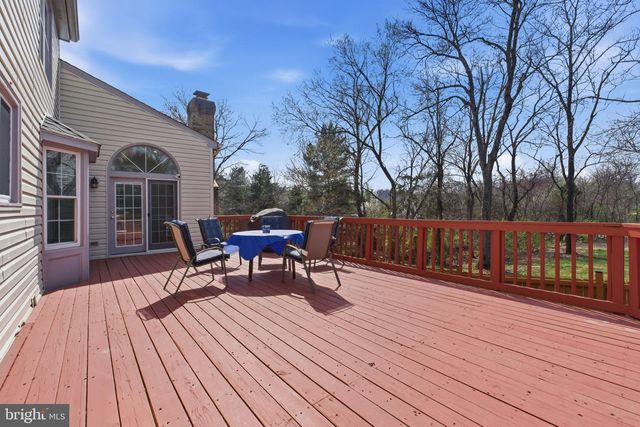 12005 MEADOWVILLE CT, Herndon, VA 20170