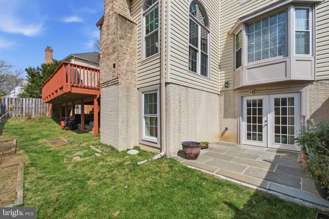 12005 MEADOWVILLE CT, Herndon, VA 20170