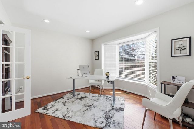 12005 MEADOWVILLE CT, Herndon, VA 20170