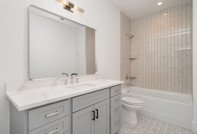 909B Gale Ln, Nashville, TN 37204
