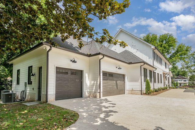 909B Gale Ln, Nashville, TN 37204