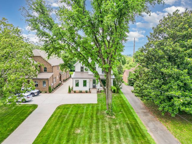 909B Gale Ln, Nashville, TN 37204