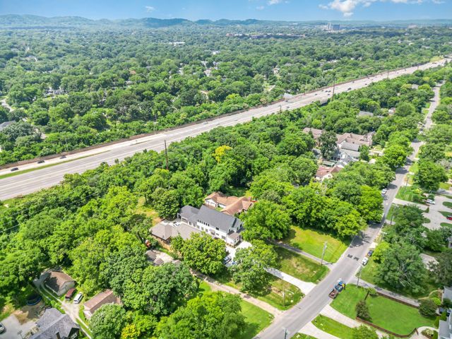 909B Gale Ln, Nashville, TN 37204
