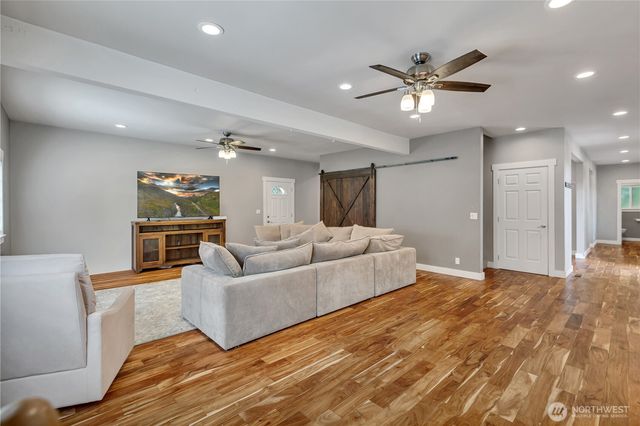 10610 SE 325th Place, Auburn, WA 98092