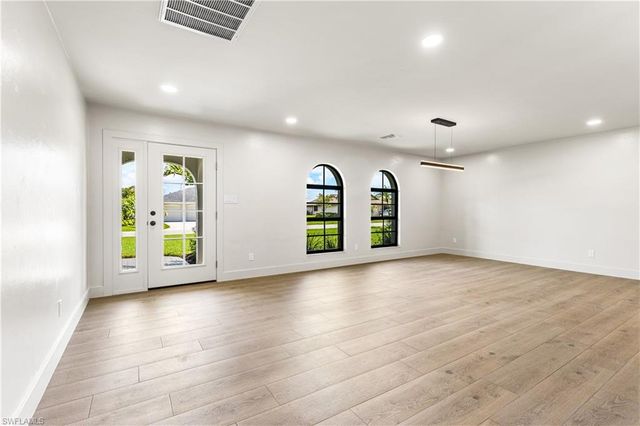 1911 Princess CT, Naples, FL 34110