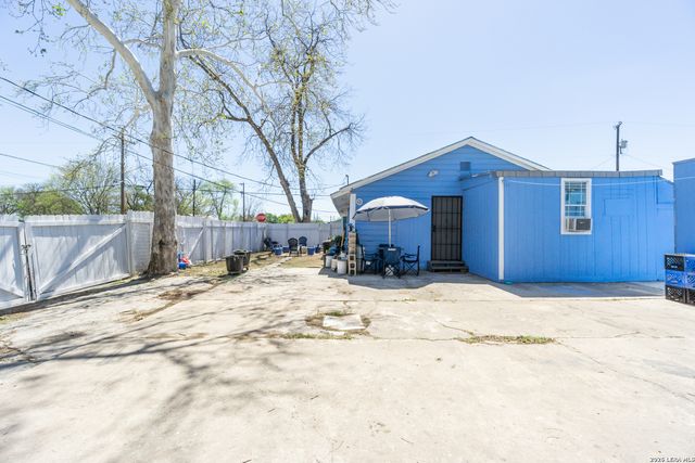 1203 Vickers, San Antonio, TX 78211
