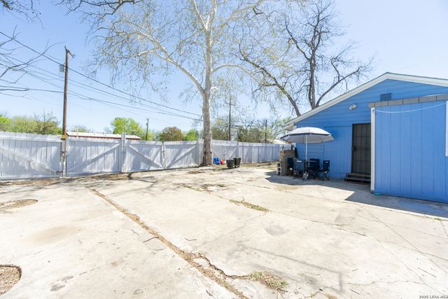 1203 Vickers, San Antonio, TX 78211