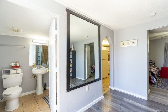 1203 Vickers, San Antonio, TX 78211