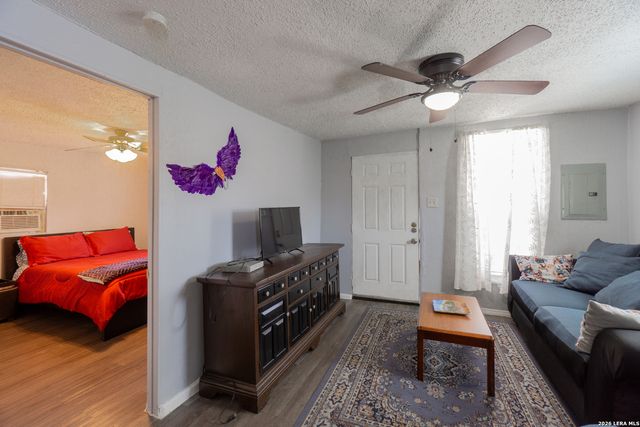 1203 Vickers, San Antonio, TX 78211