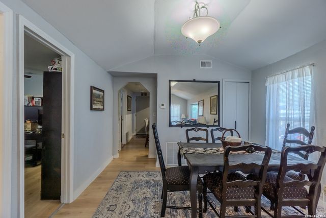 1203 Vickers, San Antonio, TX 78211