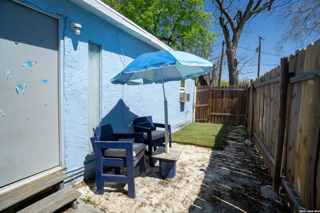 1203 Vickers, San Antonio, TX 78211