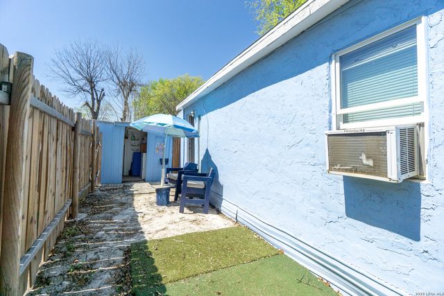 1203 Vickers, San Antonio, TX 78211