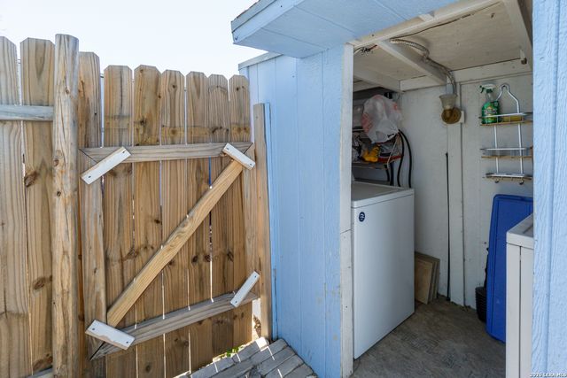 1203 Vickers, San Antonio, TX 78211