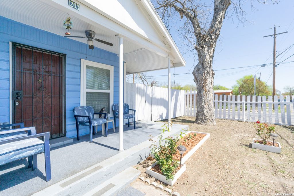 1203 Vickers, San Antonio, TX 78211