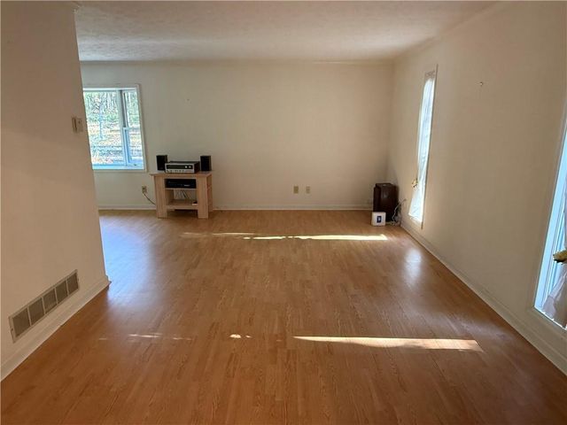 2880 Almand Court NW, Conyers, GA 30012