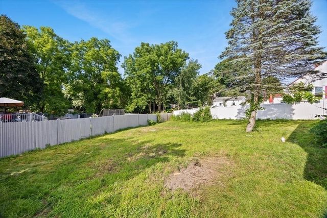 1381 Cohannet St, Taunton, MA 02780