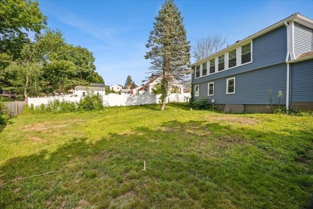 1381 Cohannet St, Taunton, MA 02780
