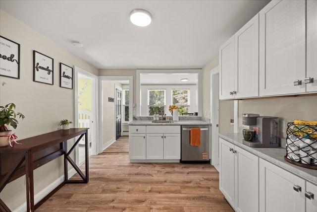 1381 Cohannet St, Taunton, MA 02780