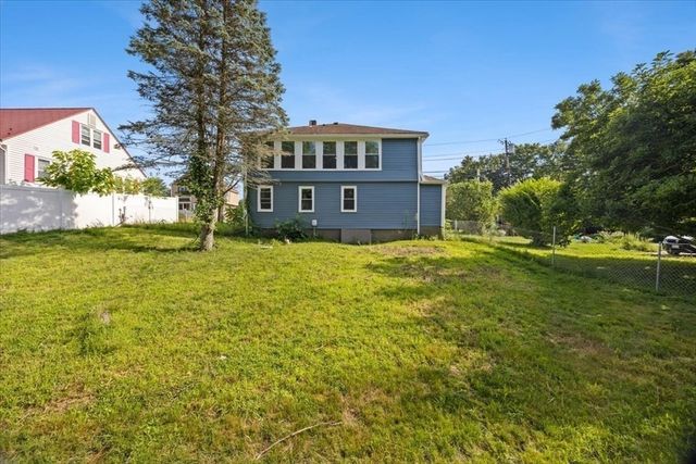 1381 Cohannet St, Taunton, MA 02780
