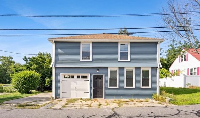 1381 Cohannet St, Taunton, MA 02780