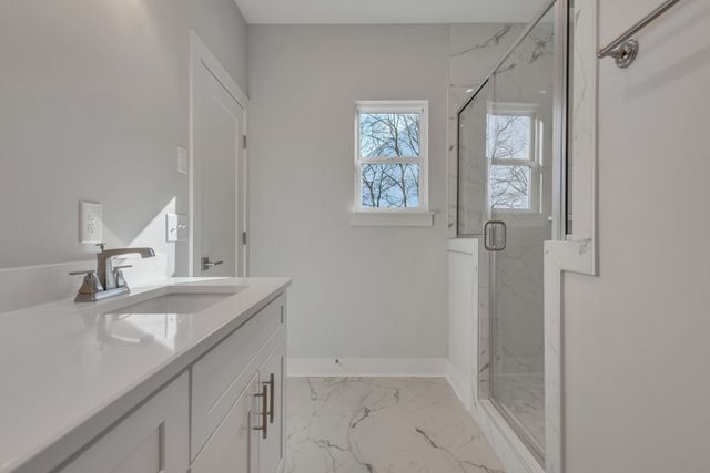 414A E Bend Dr, Nashville, TN 37209