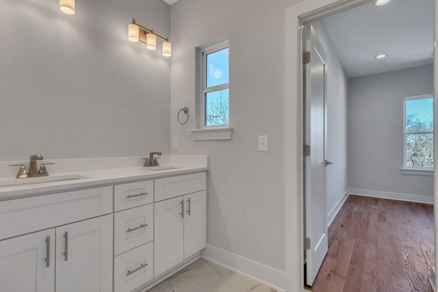 414A E Bend Dr, Nashville, TN 37209