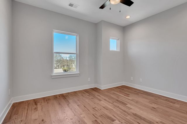 414A E Bend Dr, Nashville, TN 37209