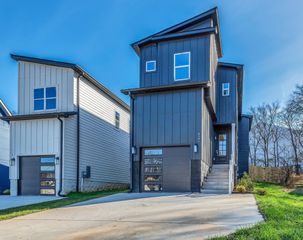 414A E Bend Dr, Nashville, TN 37209