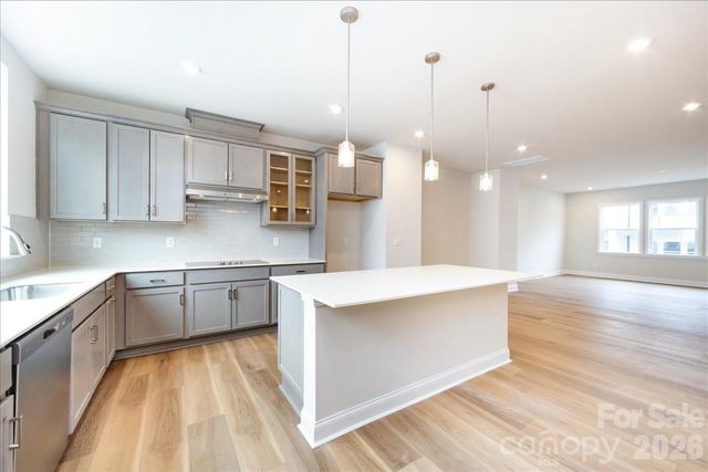 812 Flintside Lane, Charlotte, NC 28217