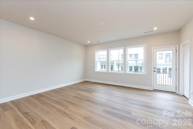 812 Flintside Lane, Charlotte, NC 28217