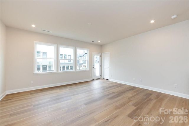 812 Flintside Lane, Charlotte, NC 28217