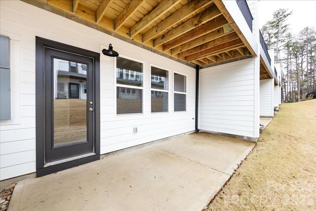 812 Flintside Lane, Charlotte, NC 28217