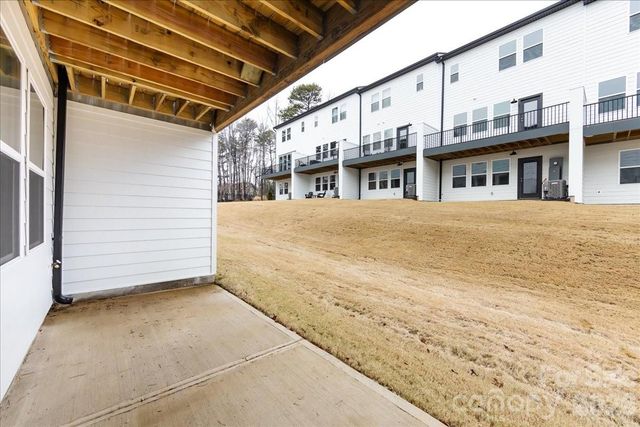 812 Flintside Lane, Charlotte, NC 28217